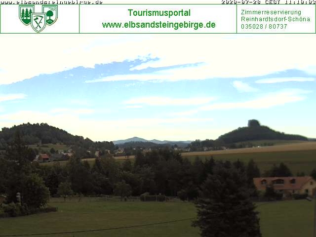 Blick auf Reinhardtsdorf-Sch&ouml;na mit Kaiserkrone und Zirkelstein
